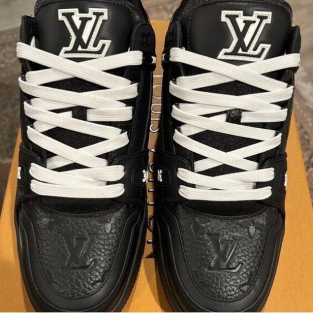 Louis Vuitton Black and White Men's Sneakers - Picture 5 of 5